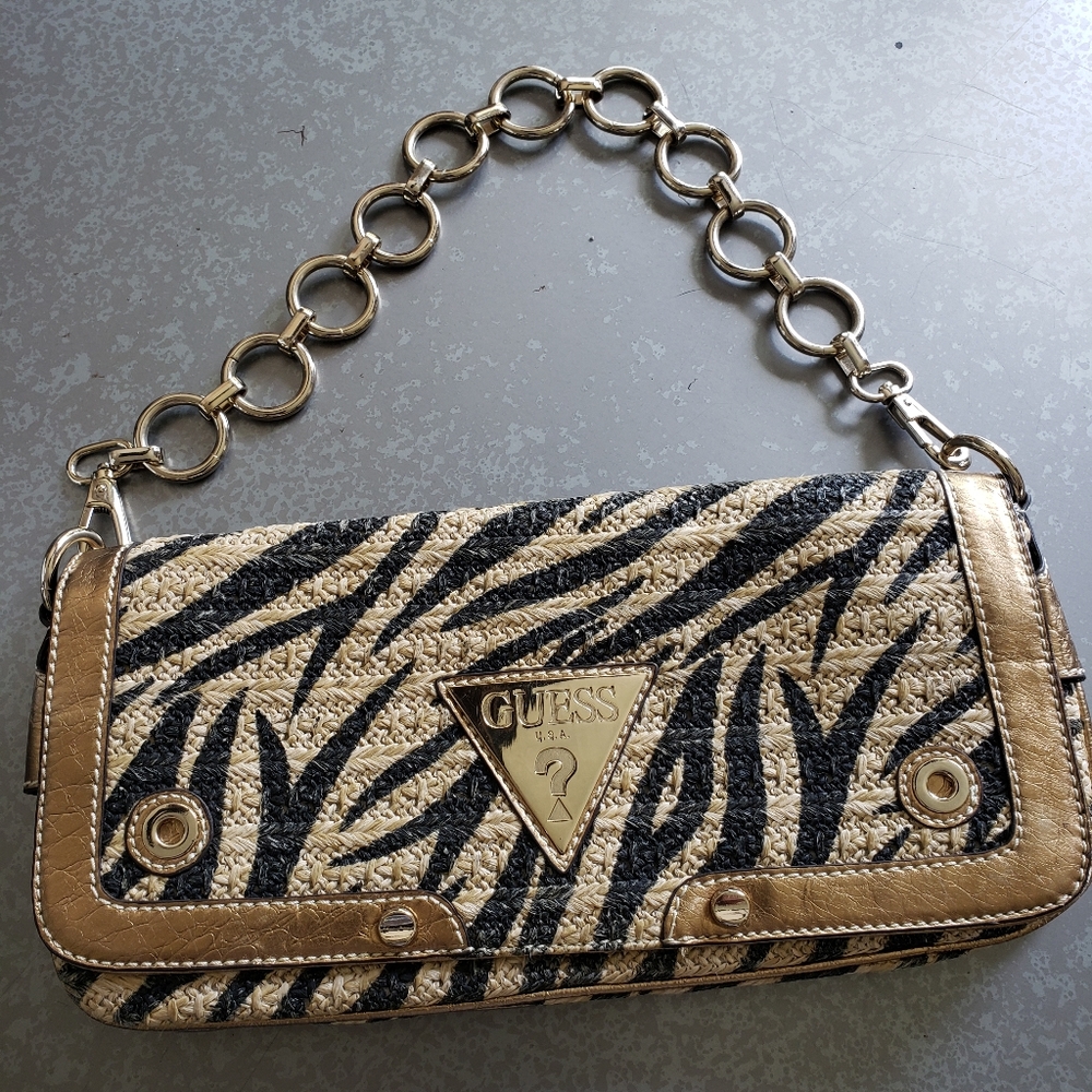 Guess straw leopard print purse w/gold chain strap